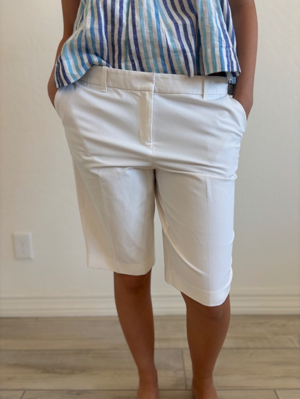 Lafayette 148 Quiet Luxury Crisp White City Bermuda Walking Shorts, Size 6